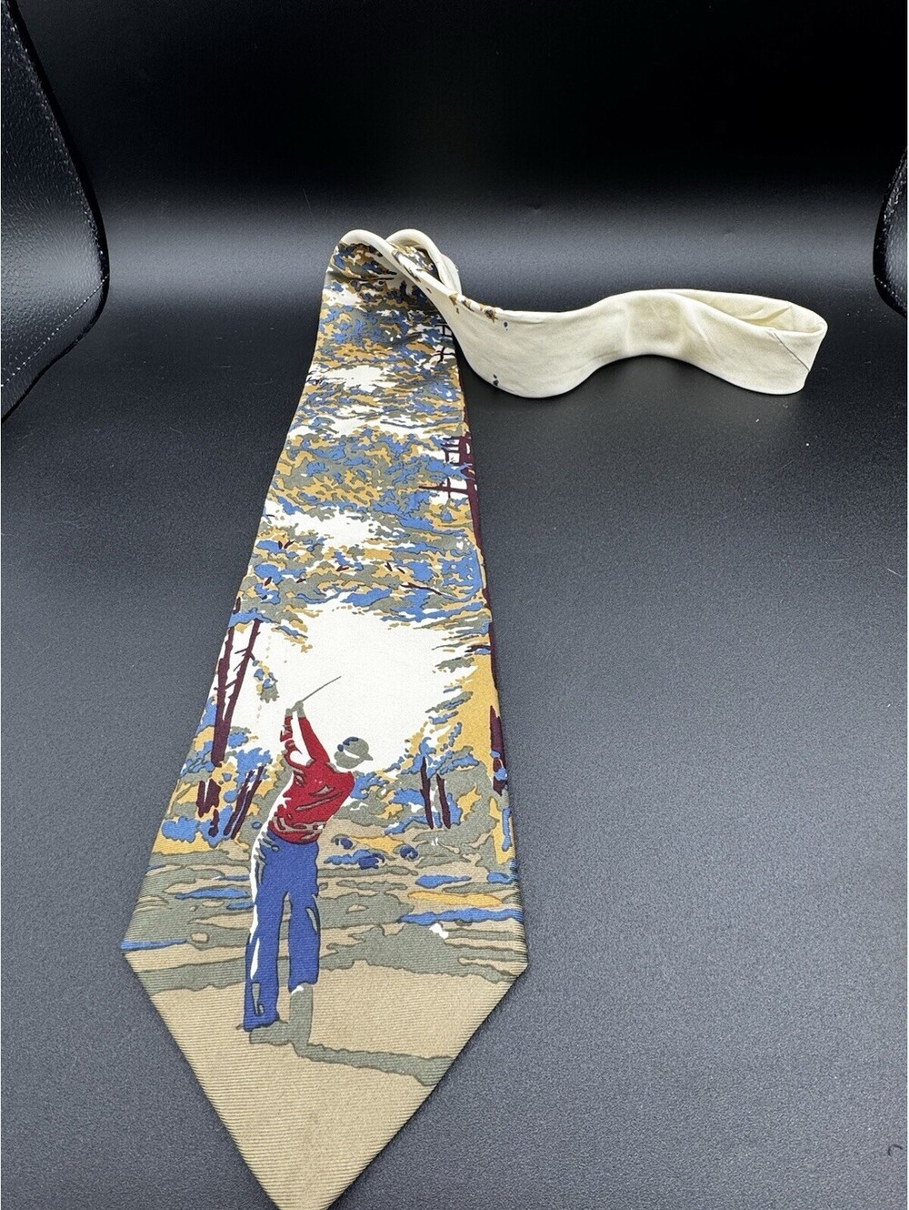 417 by Van Heusen Golfer Scenic Novelty 100% Silk Necktie Golf Course Mens Tie